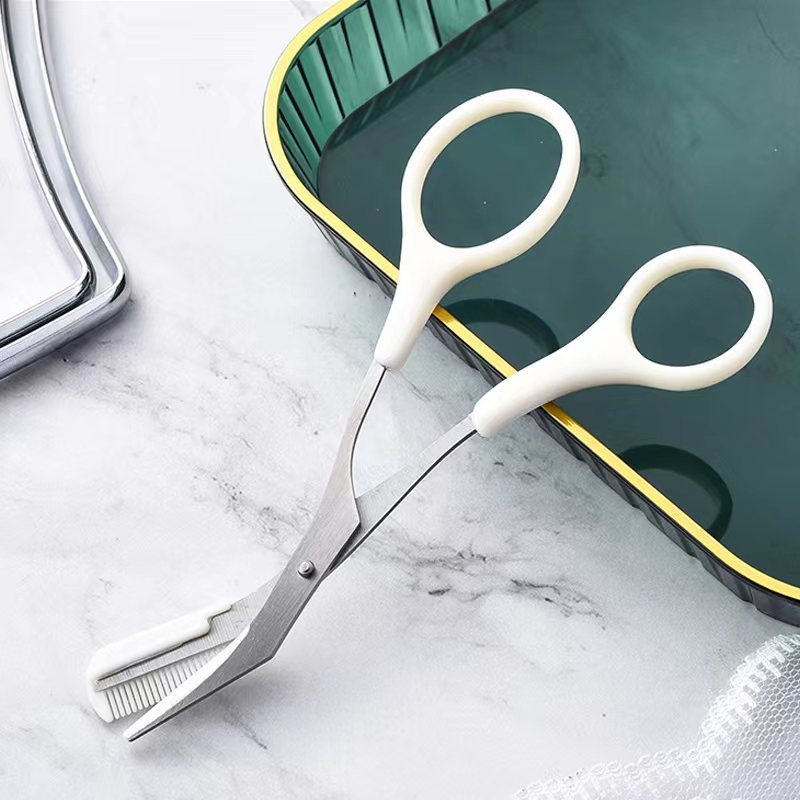 Eyebrow Trimming Knife with Comb – Curved Beauty Tool - Lumina